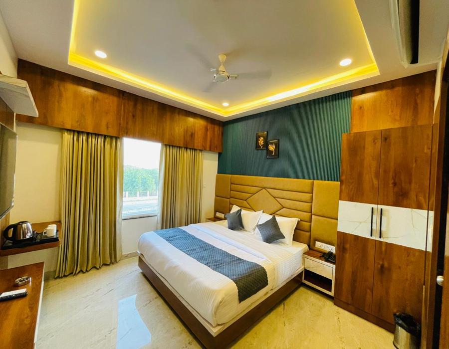 Luxury Suite